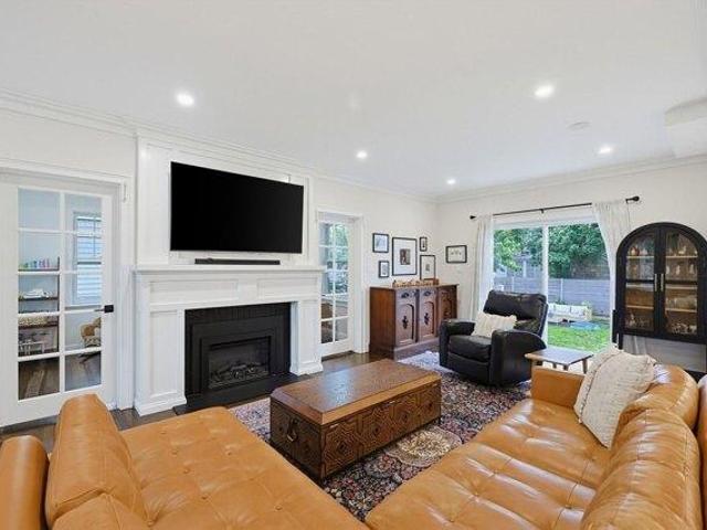 house with 4 bedroom, Quincy MA ES105439818