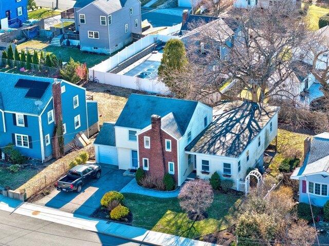 house with 4 bedroom, Quincy MA ES105561214