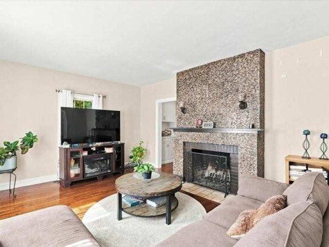 house with 4 bedroom, Randolph MA ES105611629