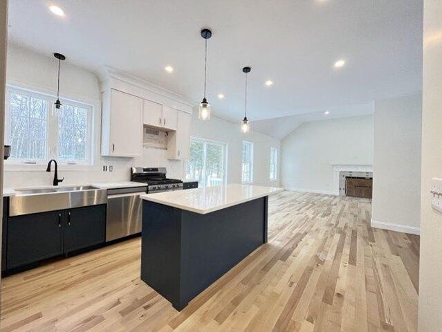 house with 4 bedroom, Raymond NH ES104299491