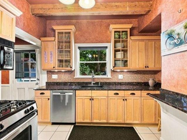 house with 4 bedroom, Reading MA ES105515373