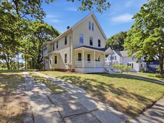 house with 4 bedroom, Reading MA ES105534726