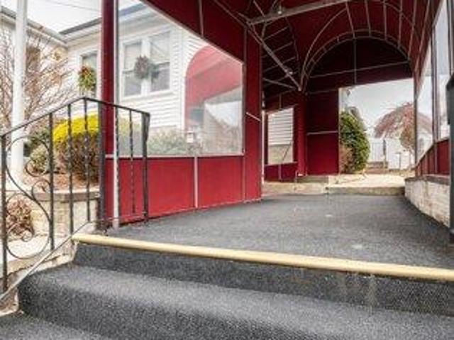 house with 4 bedroom, Reading MA ES105560951