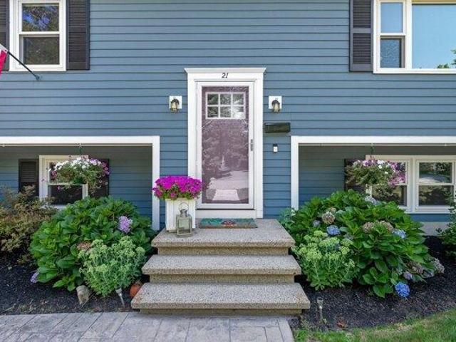 house with 4 bedroom, Reading MA ES105610256