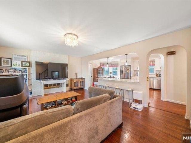 house with 4 bedroom, Ridgefield NJ ES105661216
