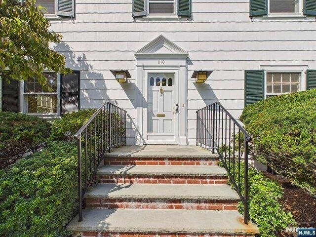 house with 4 bedroom, Ridgewood NJ ES105553354