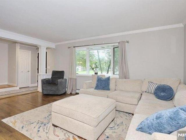 house with 4 bedroom, River Vale NJ ES105316041