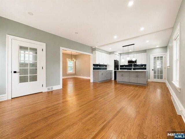house with 4 bedroom, River Edge NJ ES105678420