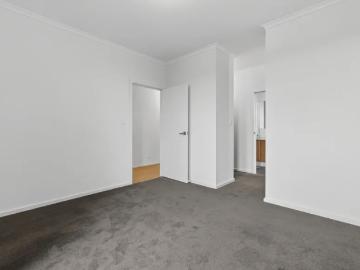 Adelaide, South Australia - Equipped kitchen