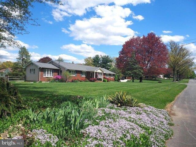house with 4 bedroom, Robbinsville NJ ES105292059
