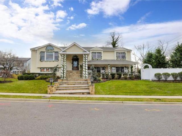 house with 4 bedroom, Roslyn NY DS72692112