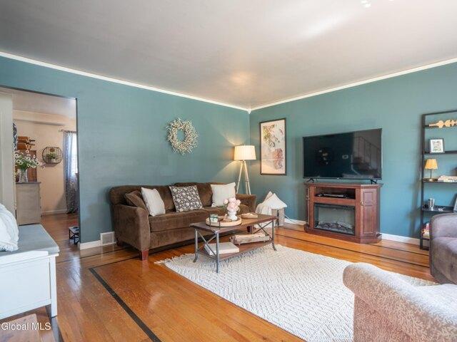 house with 4 bedroom, Rotterdam Junction NY ES105291410