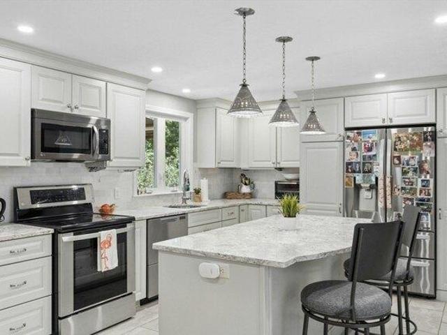 house with 4 bedroom, Rutland MA ES105331518