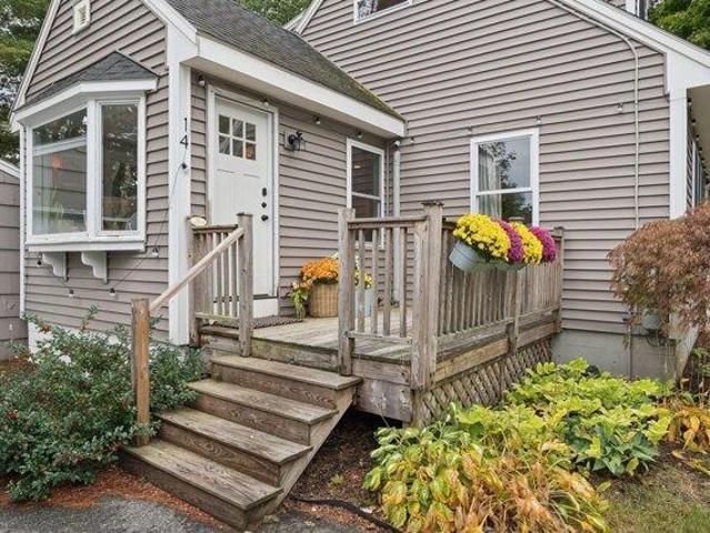 house with 4 bedroom, Scarborough ME ES105829146