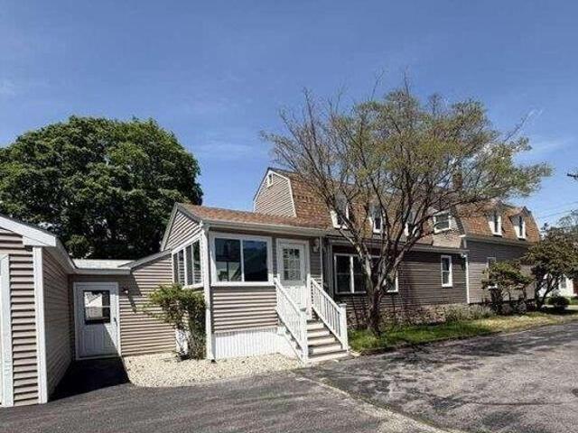 house with 4 bedroom, Saco ME ES105889345