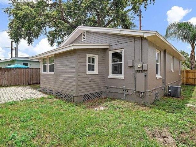 house with 4 bedroom, Saint Petersburg FL ELS103500910