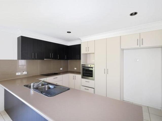 House 4 Bedroom For Rent Sarina Queensland 308000 ES96267767