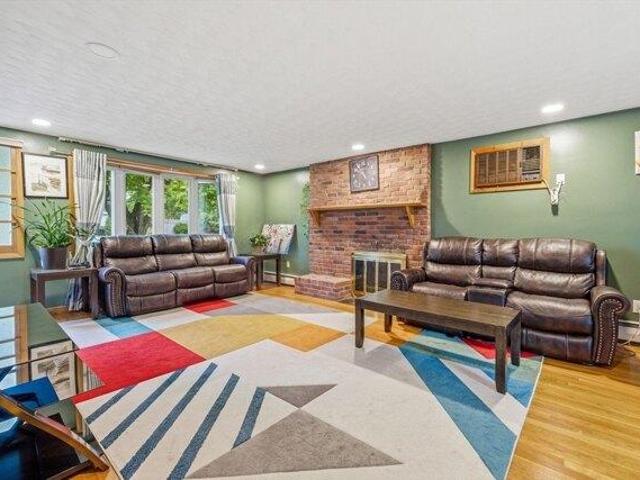 house with 4 bedroom, Saugus MA ES105550275