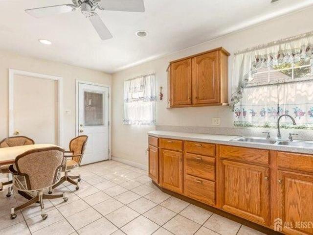 house with 4 bedroom, Sayreville NJ ES105287564