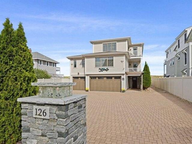 house with 4 bedroom, Seabrook NH ES105651032