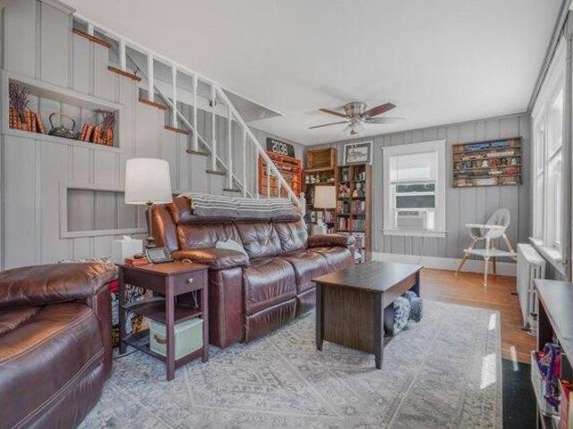 house with 4 bedroom, Seekonk MA ES105614588
