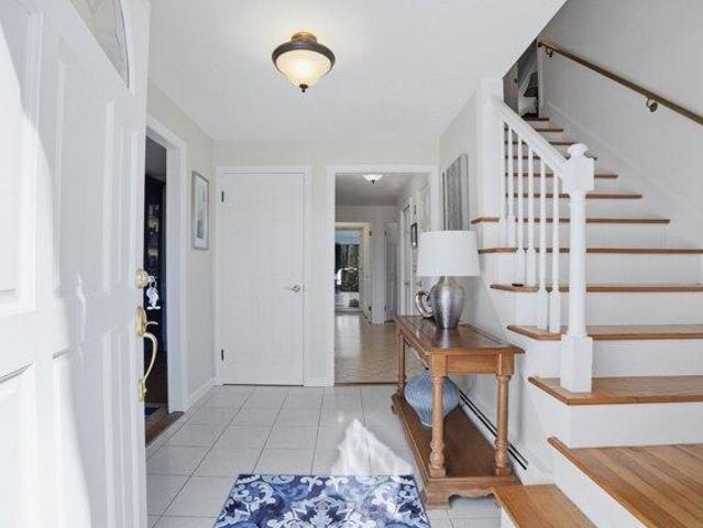house with 4 bedroom, Seekonk MA ES105630111