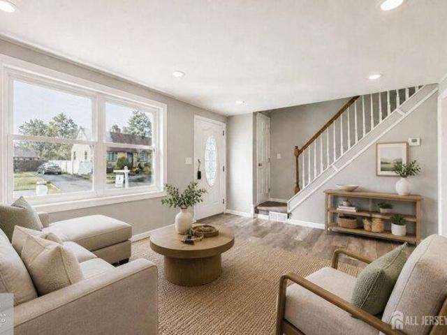 house with 4 bedroom, Sewaren NJ ES105682704