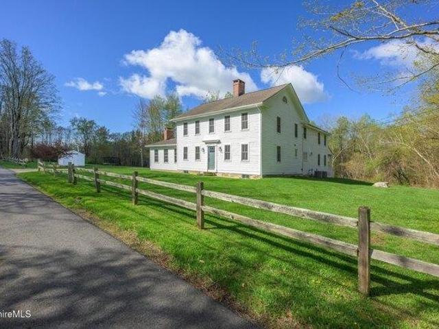 house with 4 bedroom, Sheffield MA ES104114729