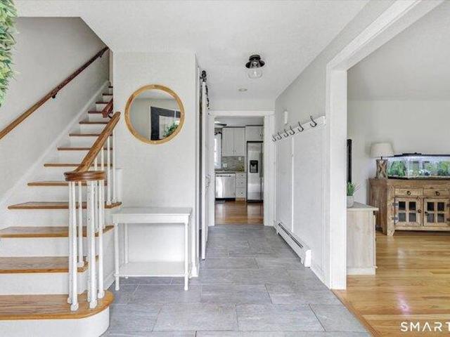 house with 4 bedroom, Shelton CT ES105417059