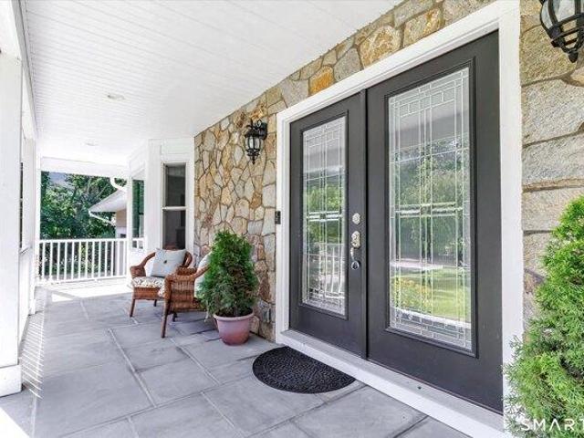 house with 4 bedroom, Shelton CT ES105426801