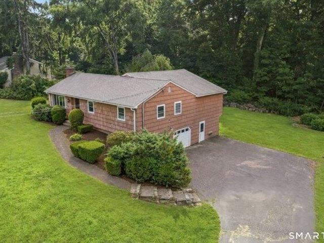 house with 4 bedroom, Shelton CT ES105534024
