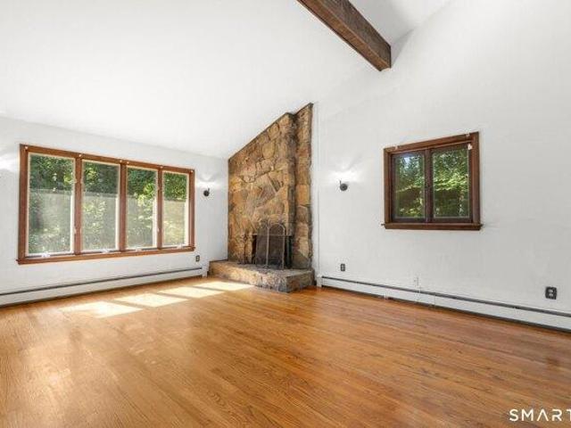 house with 4 bedroom, Shelton CT ES105552010