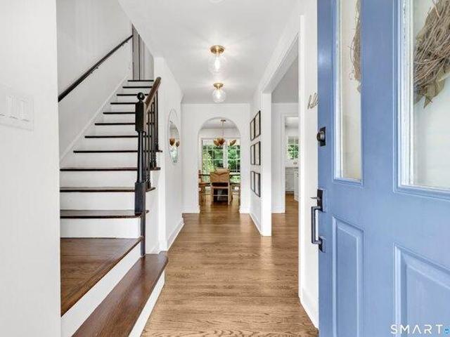 house with 4 bedroom, Shelton CT ES105579302