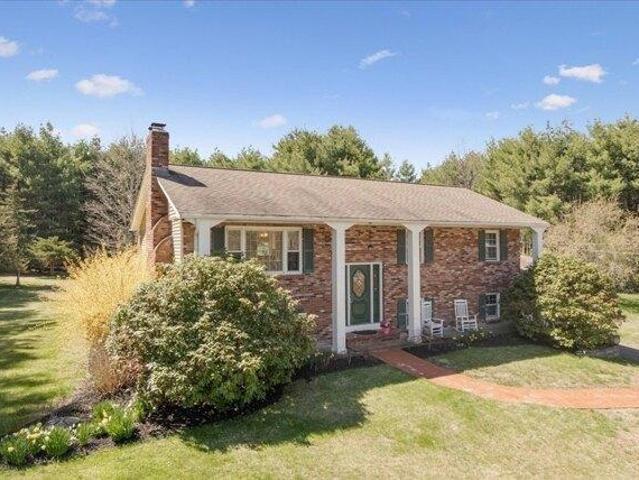 house with 4 bedroom, Shirley MA ES104010555