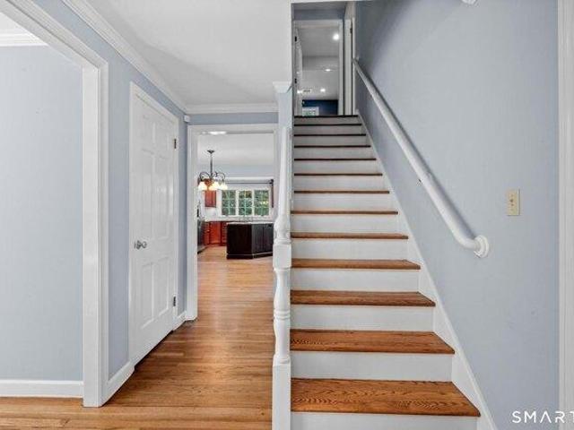 house with 4 bedroom, Simsbury CT ES105587514