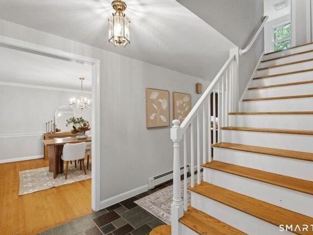 house with 4 bedroom, Simsbury CT ES105612186
