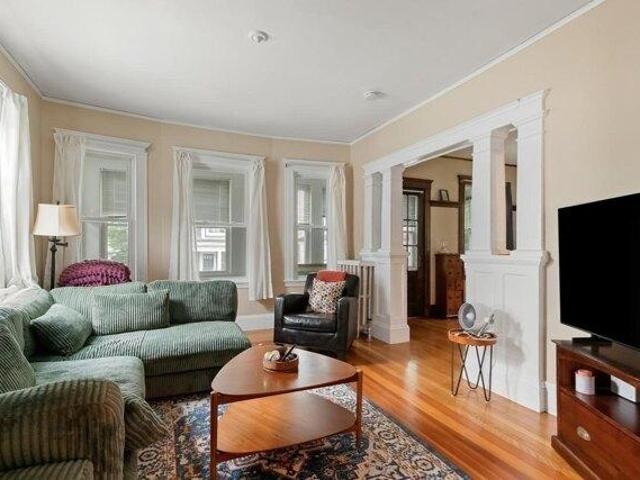 house with 4 bedroom, Somerville MA ES105387448