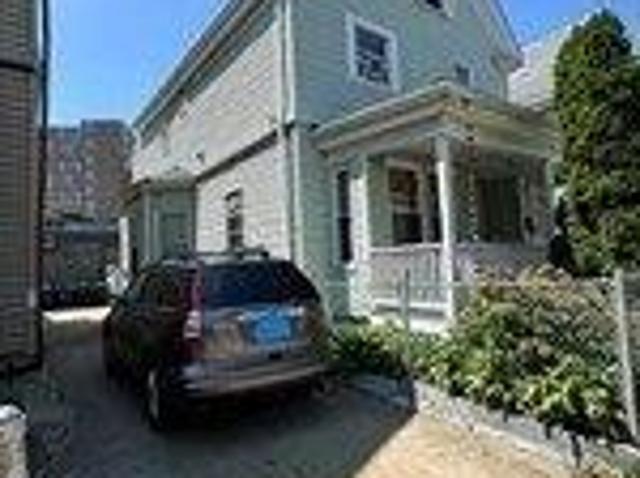 house with 4 bedroom, Somerville MA ES105428123