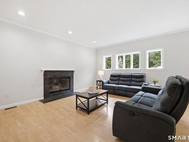 house with 4 bedroom, South Windsor CT ES105414046