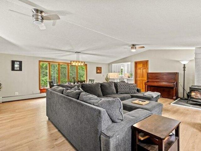 house with 4 bedroom, South Hadley MA ES104570799