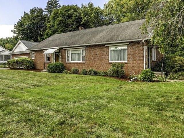 house with 4 bedroom, South Hadley MA ES105368043