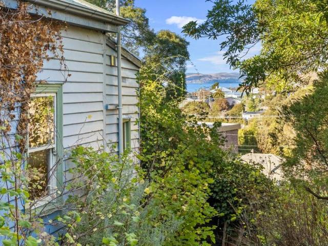 For Rent 4 Bedroom House South Hobart, DS102578099