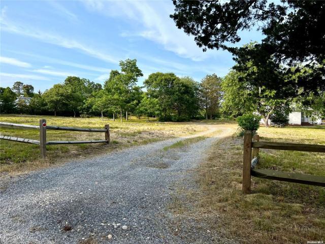 house with 4 bedroom, Southampton NY ELS72692356