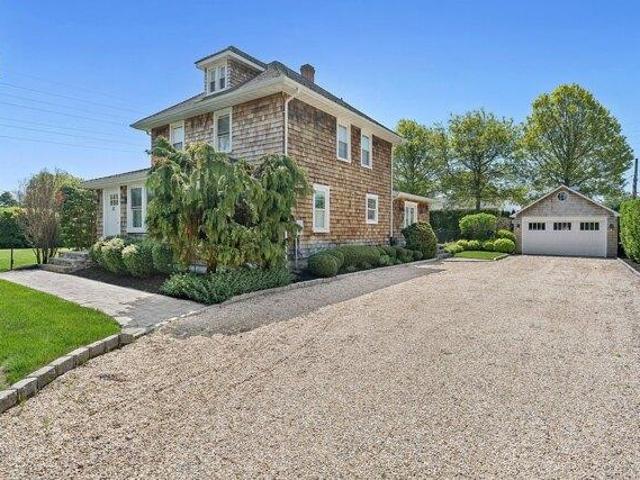 house with 4 bedroom, Southampton NY ES105288590