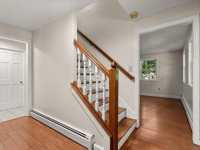 house with 4 bedroom, Southborough MA ES105552599