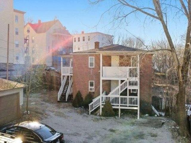 house with 4 bedroom, Southbridge MA ES105576822