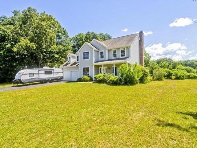 house with 4 bedroom, Southwick MA ES105577792