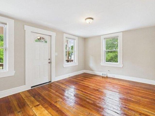 house with 4 bedroom, Springfield MA ES105257206