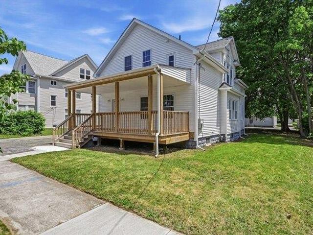 house with 4 bedroom, Springfield MA ES105278613