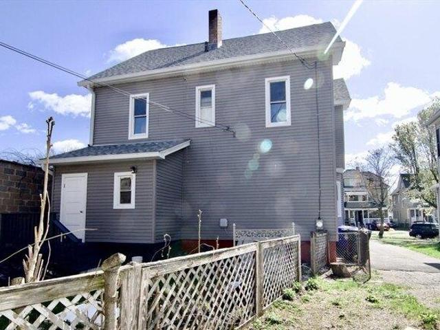 house with 4 bedroom, Springfield MA ES105352918